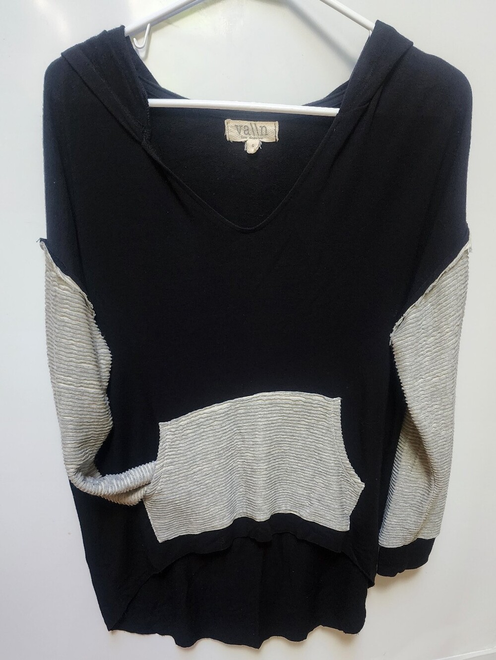 Valln Women's Hooded Pullover Kangaroo Pocket High/Low Hem Top Sz. Small